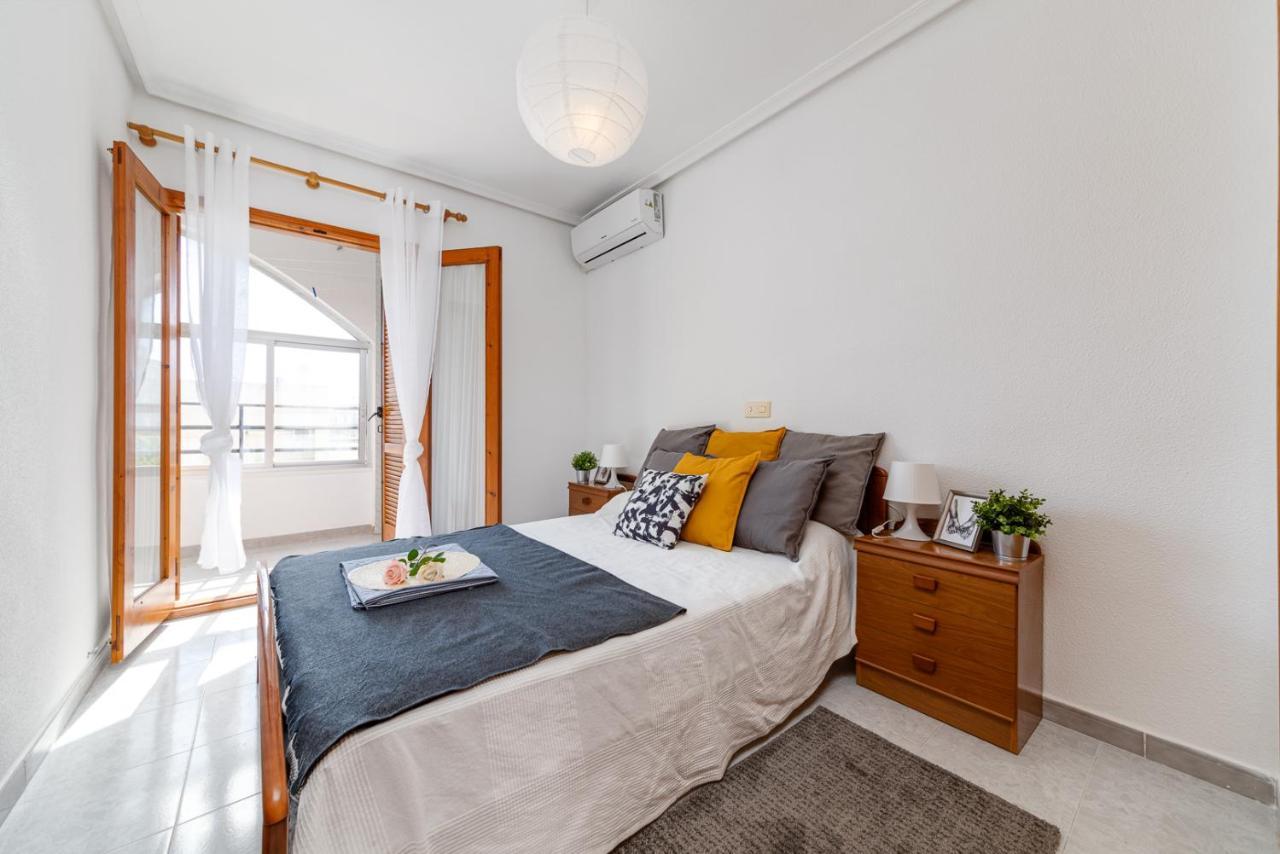 Cozy Apartment Near The Sea Torrevieja Exterior photo