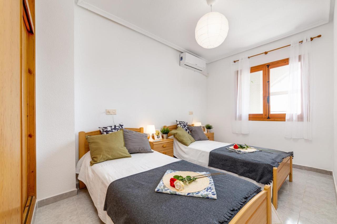 Cozy Apartment Near The Sea Torrevieja Exterior photo
